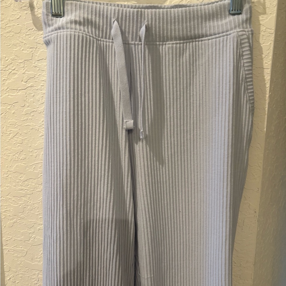 Stylish Ribbed Track Pants in Light Gray